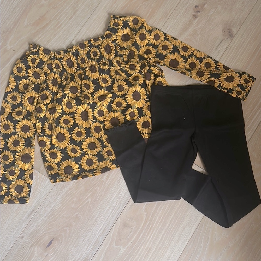 New Sunflower Print Smocked Shoulder Blouse with Black Legging Set